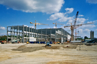 Valderci Malagosini Machado explora como o Brasil avança na construção industrializada e os materiais que lideram essa transformação.