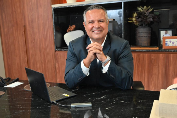 Para Elmar Juan Passos Varjão Bomfim, a engenharia de infraestrutura é a força que conecta regiões, dinamiza setores e acelera o desenvolvimento econômico brasileiro.