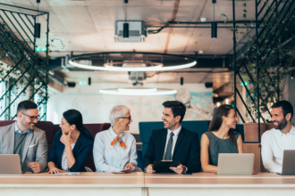 O networking com propósito transforma conexão em oportunidade real, destaca Vitor Barreto Moreira.